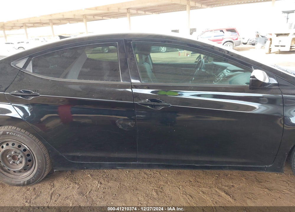 2016 HYUNDAI ELANTRA VIN: KMHDH4AE7GU541945