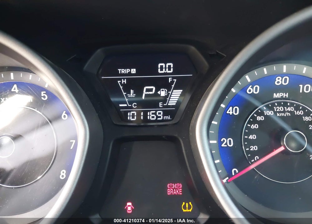2016 HYUNDAI ELANTRA VIN: KMHDH4AE7GU541945