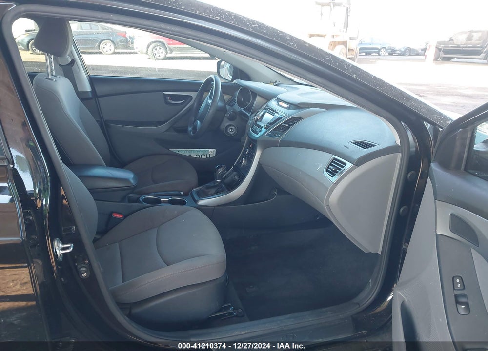 2016 HYUNDAI ELANTRA VIN: KMHDH4AE7GU541945