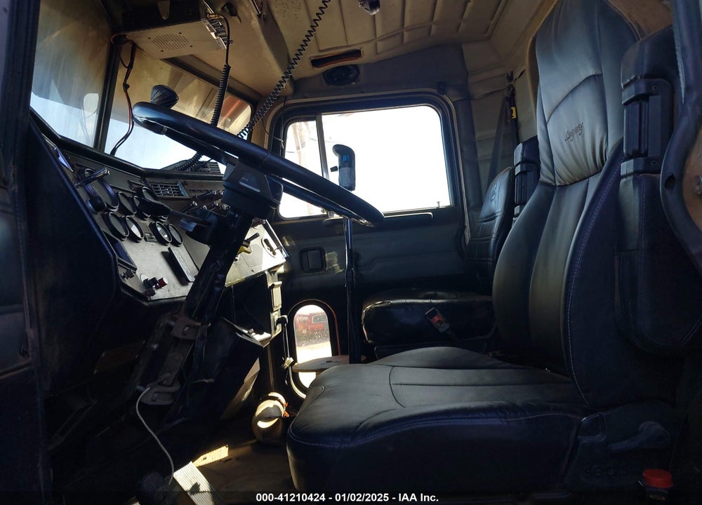 1993 PETERBILT 378 VIN: 1XPFLA9X6PD338513