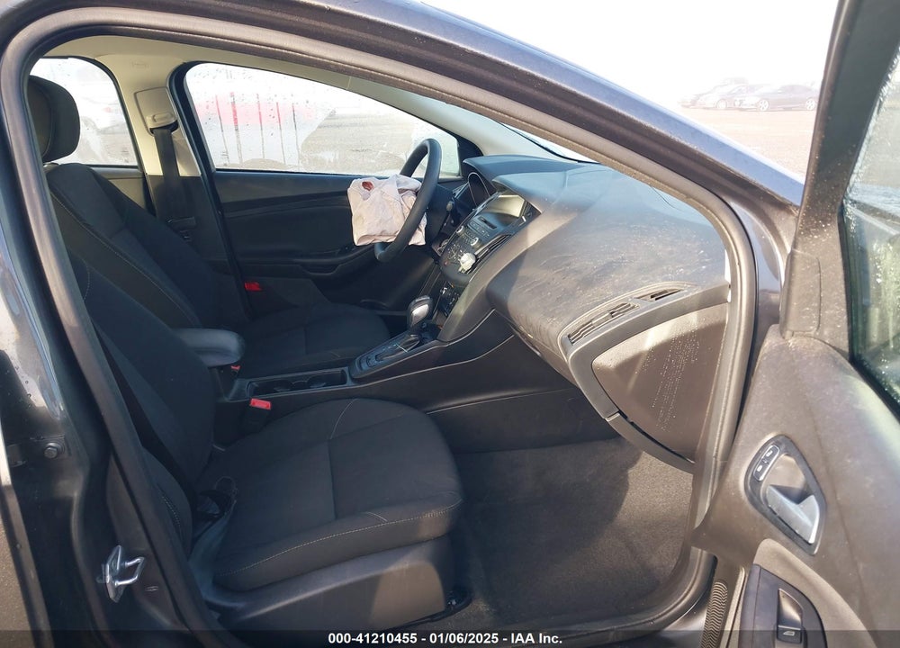 2016 FORD FOCUS VIN: 1FADP3F27GL365989