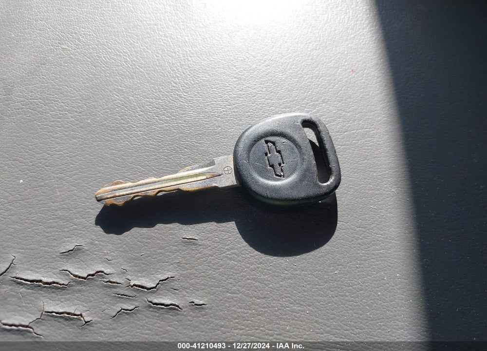 2012 CHEVROLET TRAVERSE LS VIN: 1GNKREED0CJ290382
