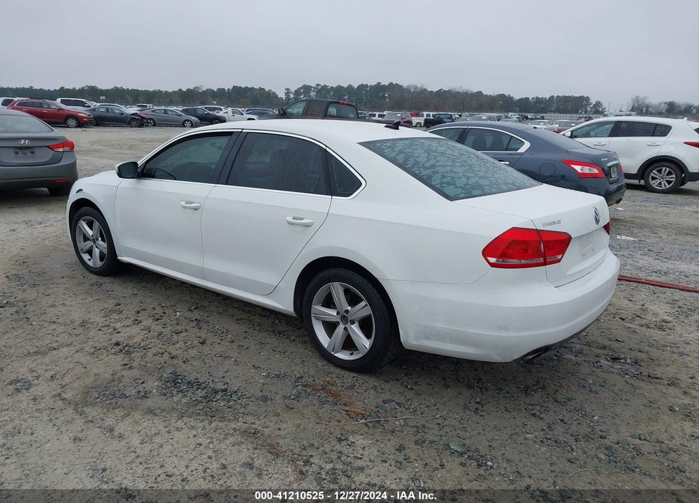 2013 VOLKSWAGEN PASSAT 2.5L SE VIN: 1VWBH7A39DC027721