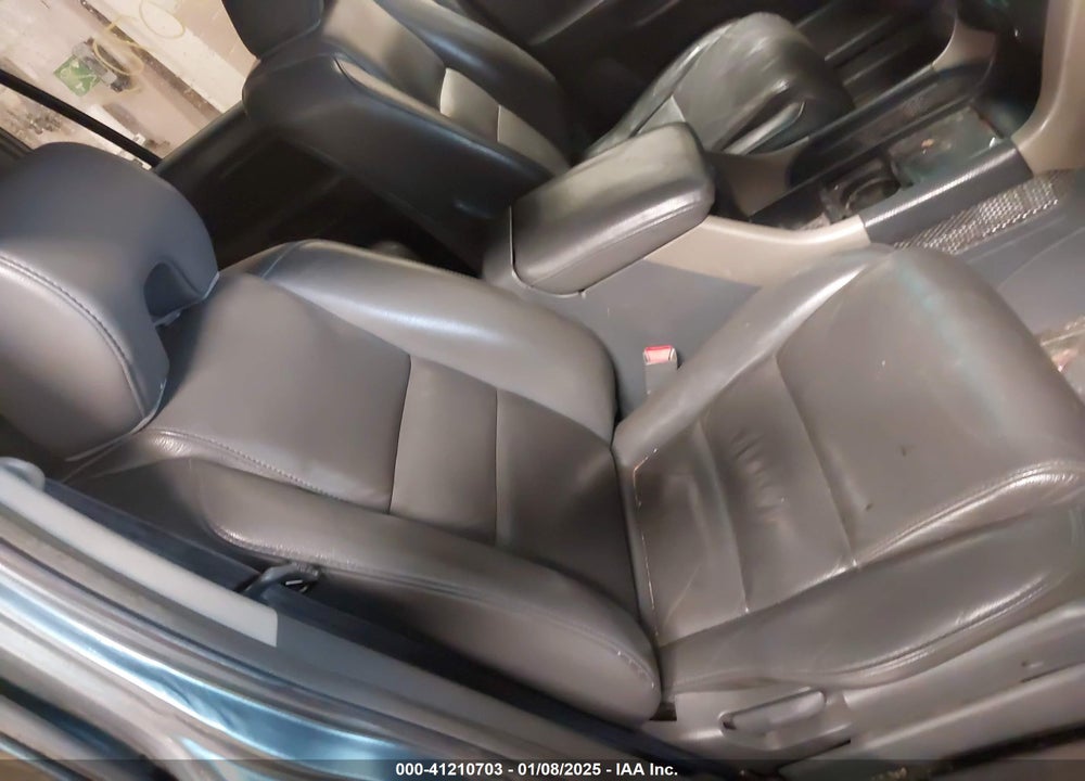 2006 HONDA PILOT EX-L VIN: 2HKYF18516H543098