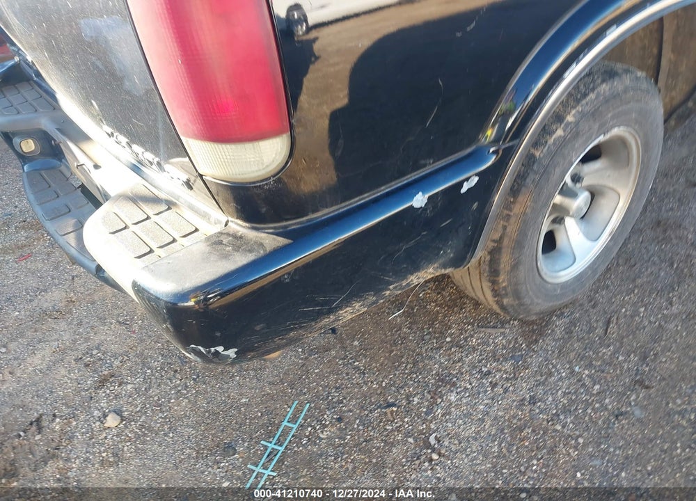 2001 CHEVROLET BLAZER LT VIN: 1GNCS13W51K254619