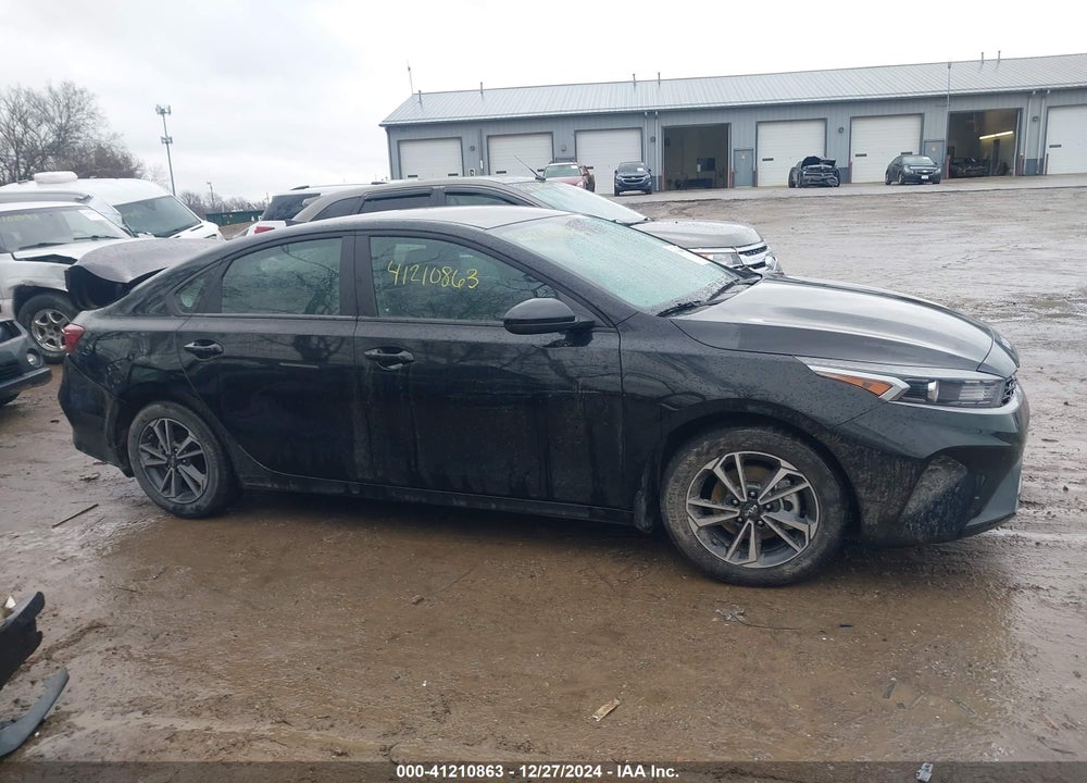 2024 KIA FORTE LXS VIN: 3KPF24AD5RE783981
