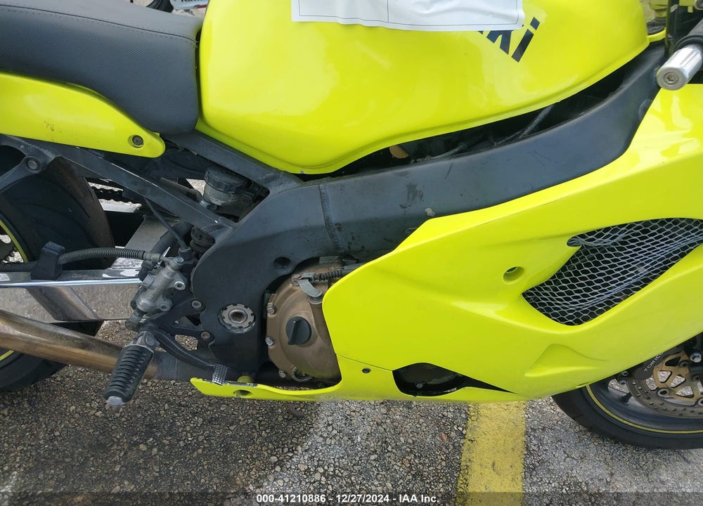 1998 KAWASAKI ZX900 C VIN: JKAZX2C18WA003647