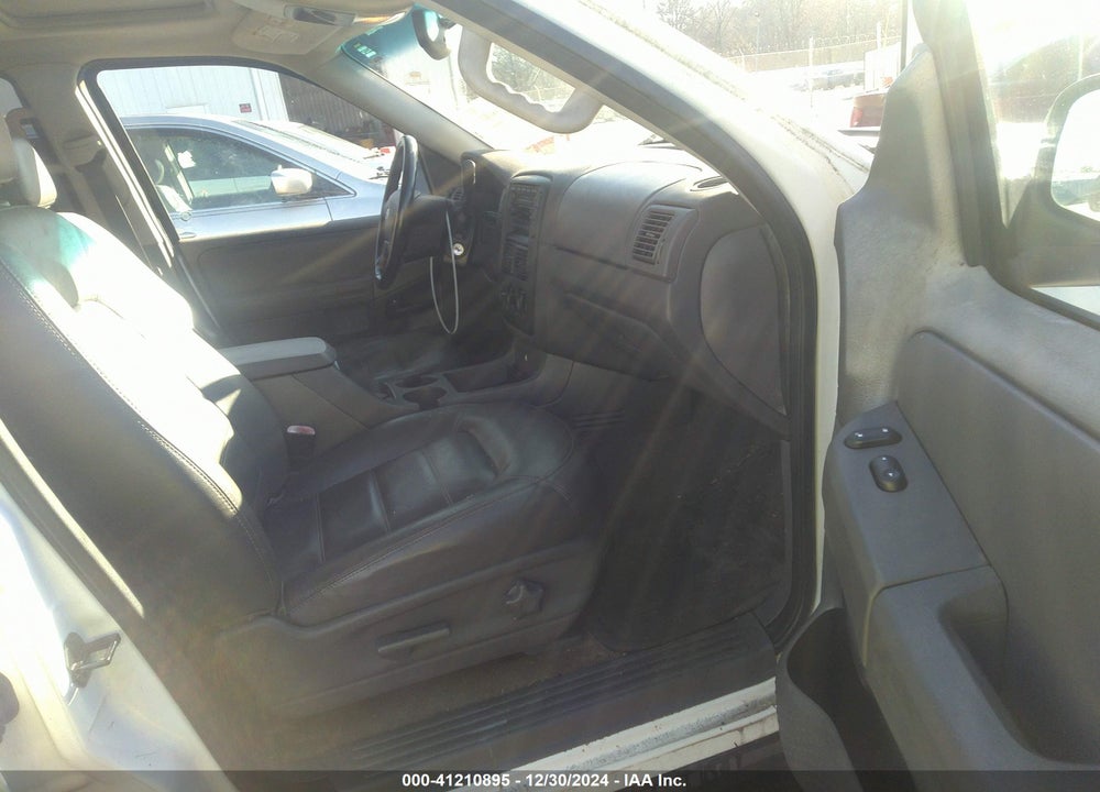 2002 FORD EXPLORER XLT VIN: 1FMZU63W62UD46771