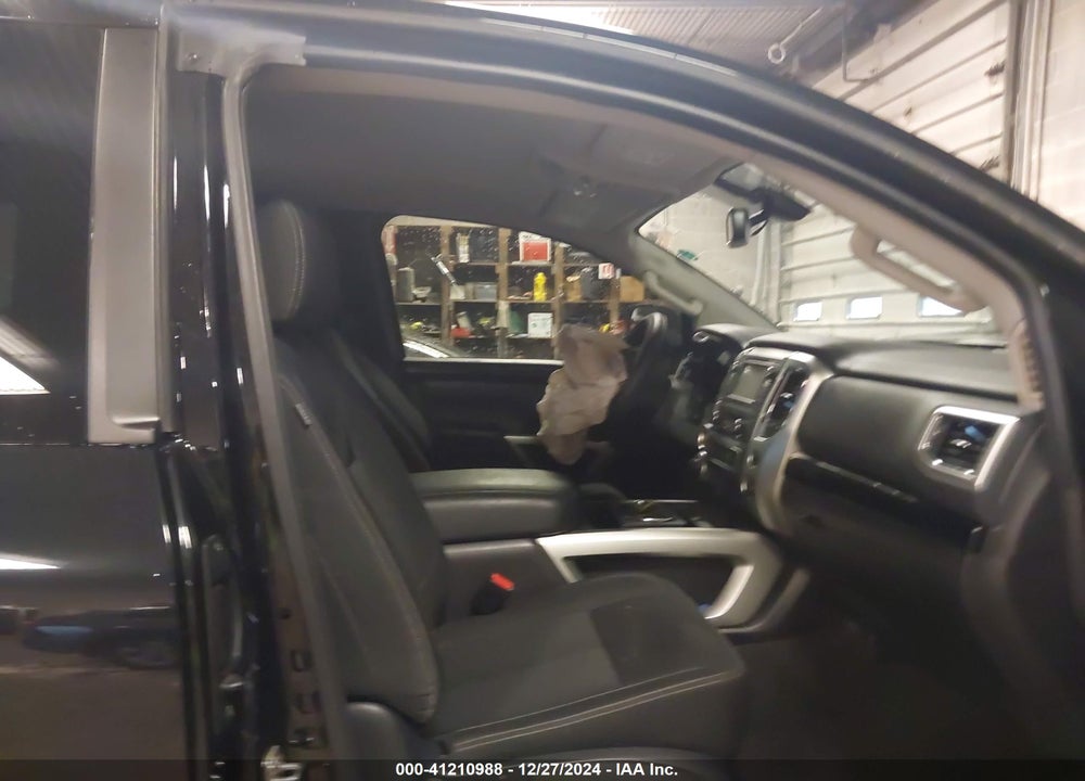 2017 NISSAN TITAN VIN: 1N6AA1C55HN569209