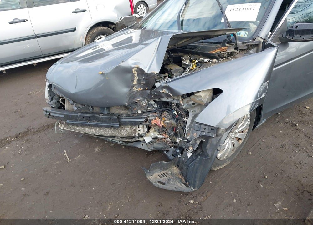 2011 HONDA ACCORD VIN: 1HGCP2F32BA129085