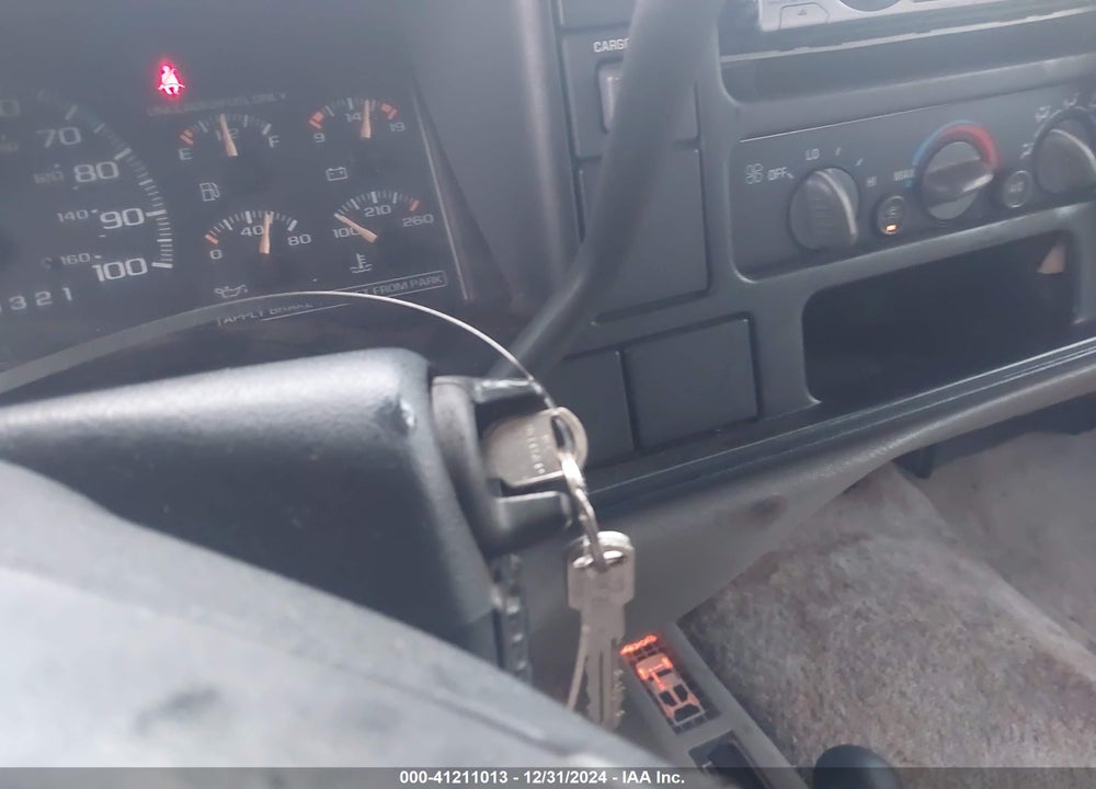 1995 CHEVROLET TAHOE K1500 VIN: 1GNEK13K1SJ461571