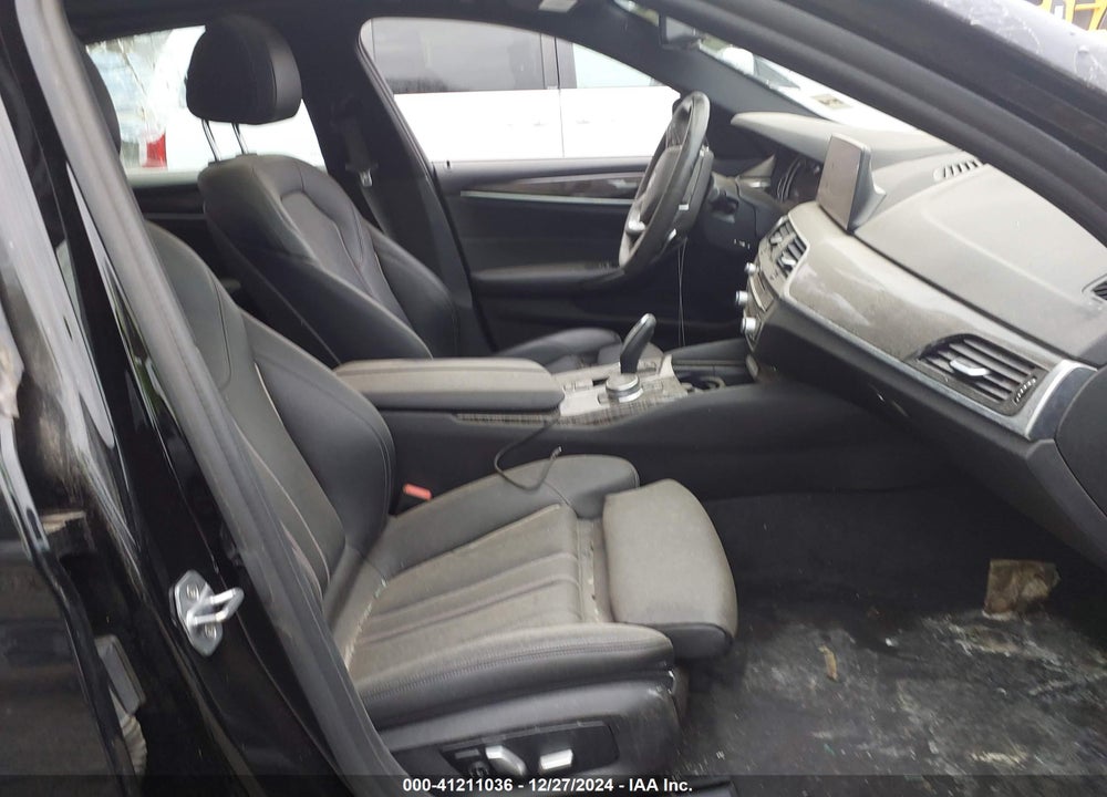 2019 BMW 530I XDRIVE VIN: WBAJA7C59KWW18335