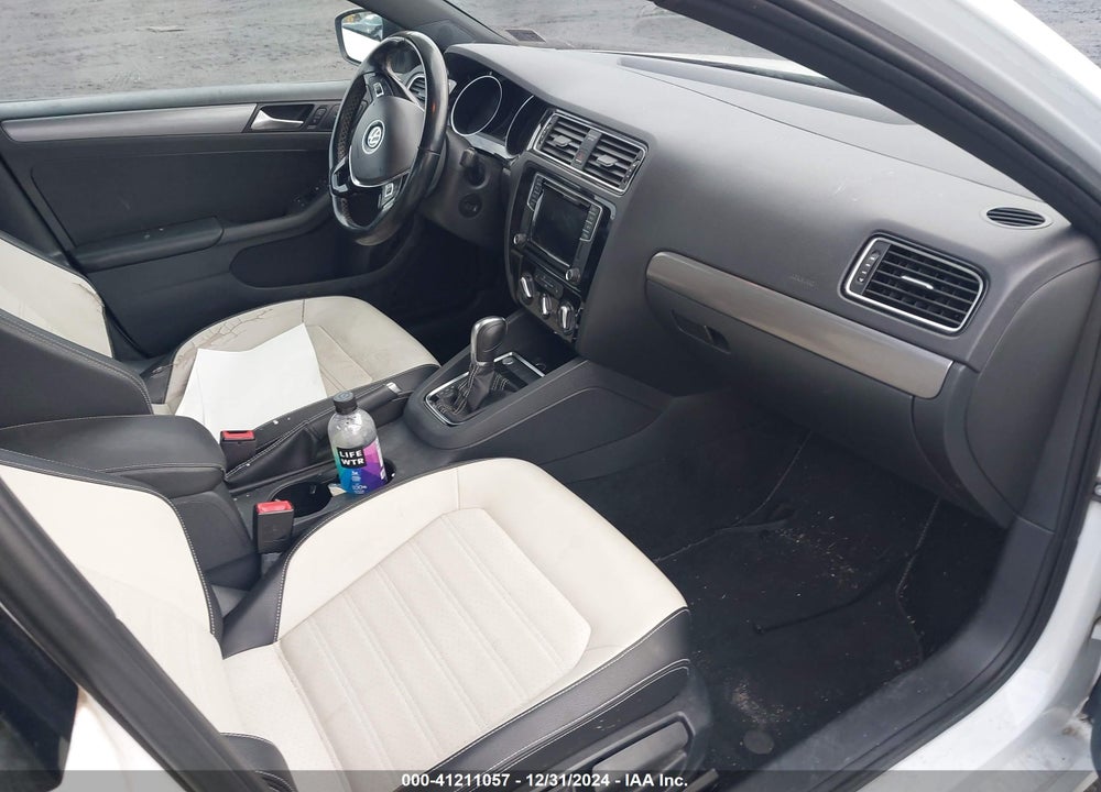 2017 VOLKSWAGEN JETTA 1.8T SPORT VIN: 3VWD17AJ4HM299318