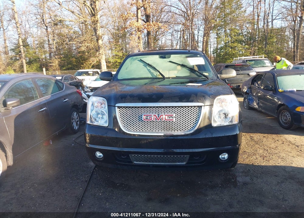 2007 GMC YUKON DENALI VIN: 1GKFK63897J323626