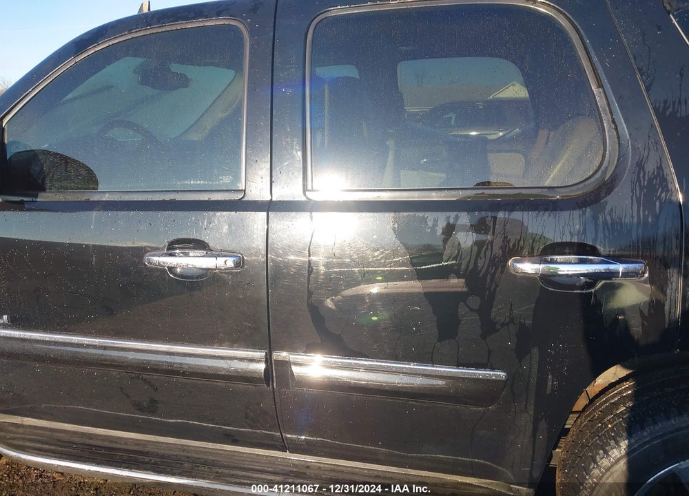 2007 GMC YUKON DENALI VIN: 1GKFK63897J323626