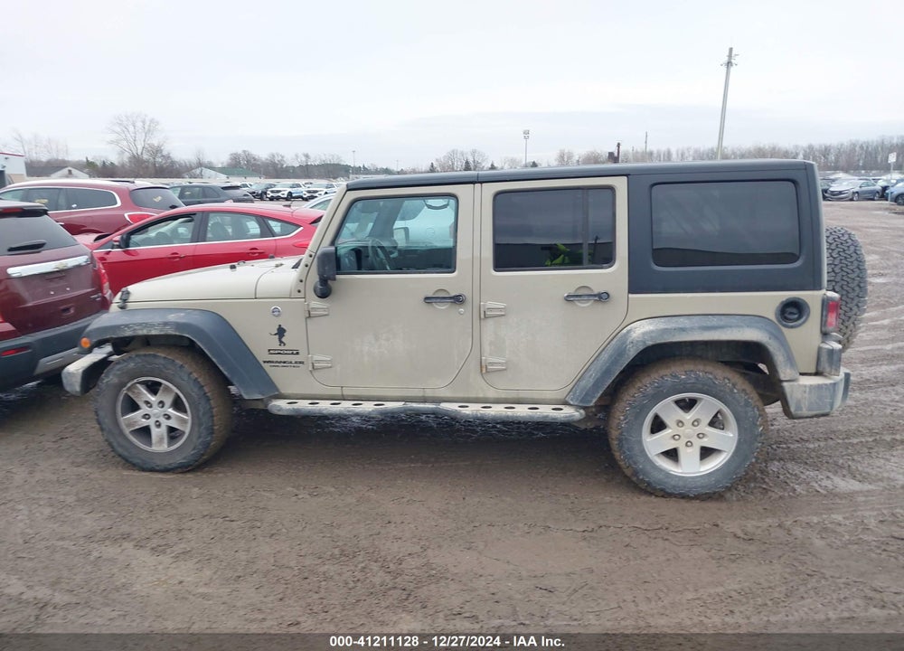 2017 JEEP WRANGLER UNLIMITED SPORT 4X4 VIN: 1C4BJWDG4HL724929