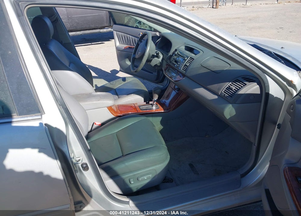 2005 TOYOTA CAMRY XLE V6 VIN: 4T1BF32K95U601958