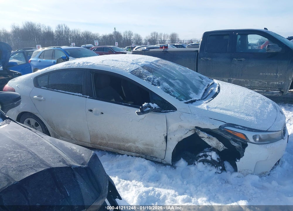 2018 KIA FORTE VIN: 3KPFK4A76JE236975