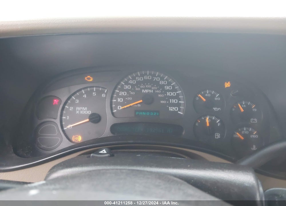 2005 CHEVROLET SUBURBAN 1500 LT VIN: 3GNFK16Z65G281621