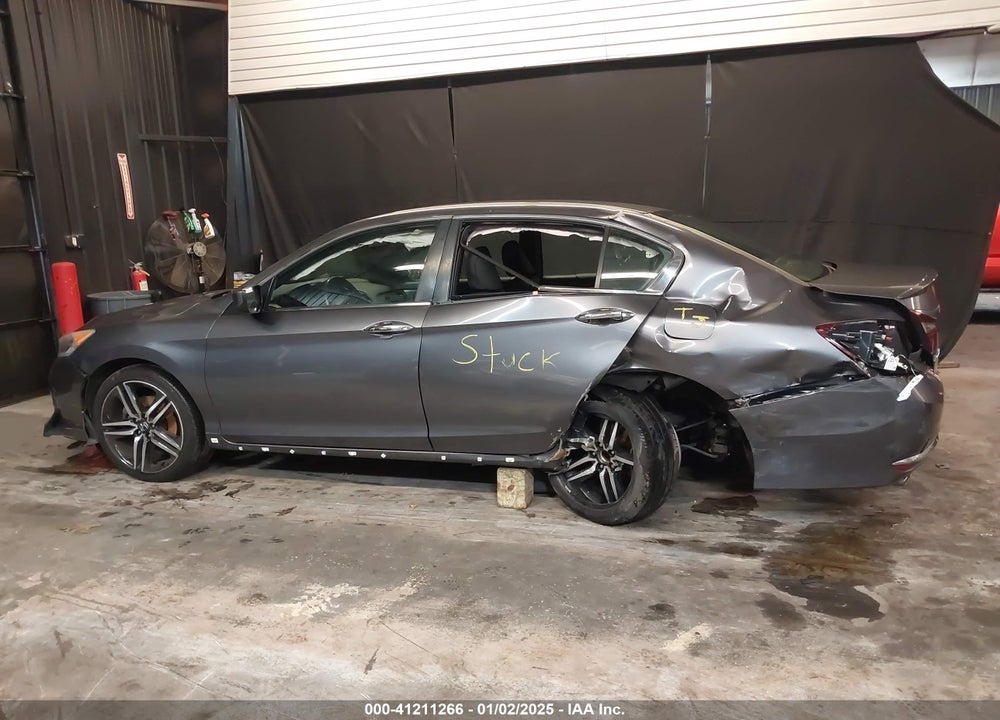 2017 HONDA ACCORD VIN: 1HGCR2F57HA122749
