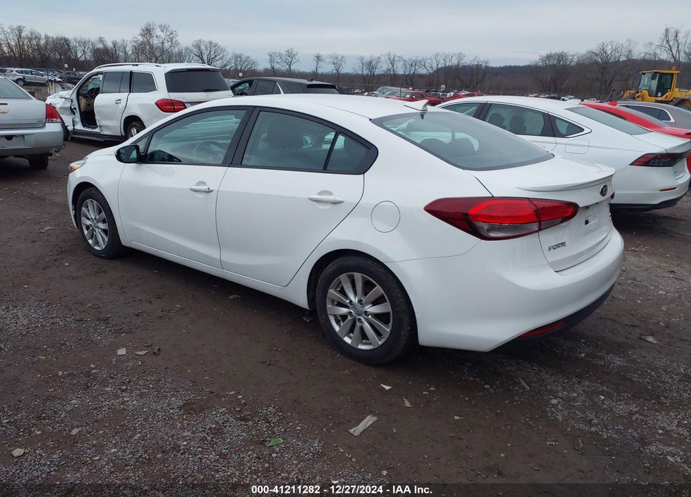 2017 KIA FORTE S VIN: 3KPFL4A72HE139327