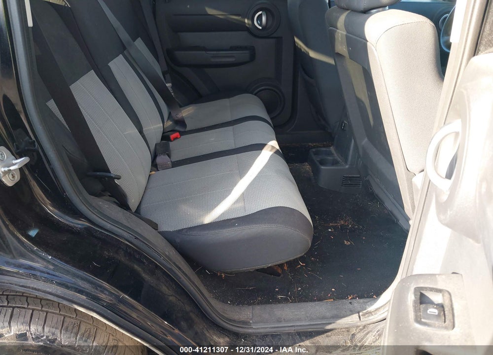 2007 DODGE NITRO SXT VIN: 1D8GU28K87W562578