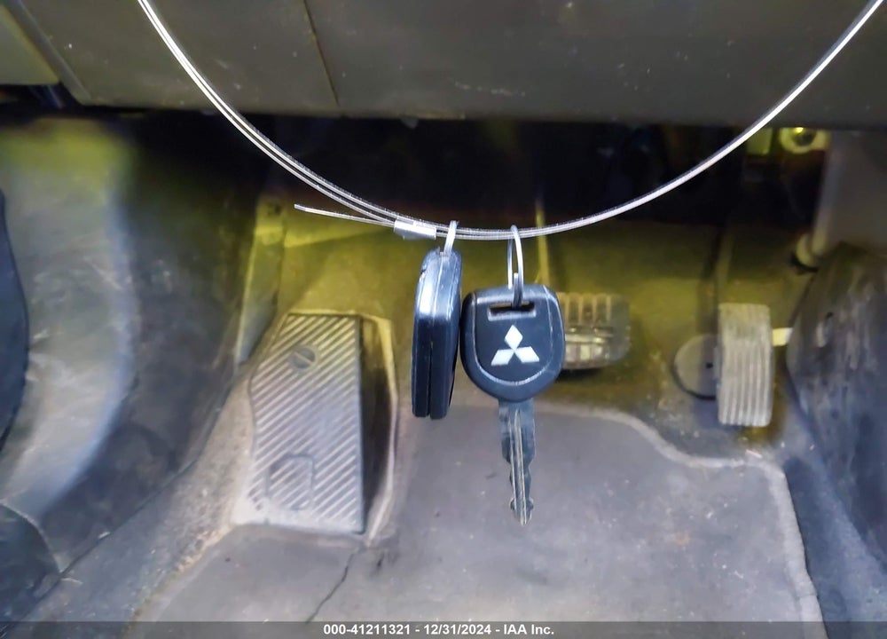 2004 MITSUBISHI OUTLANDER LS VIN: JA4LZ31F74U061135