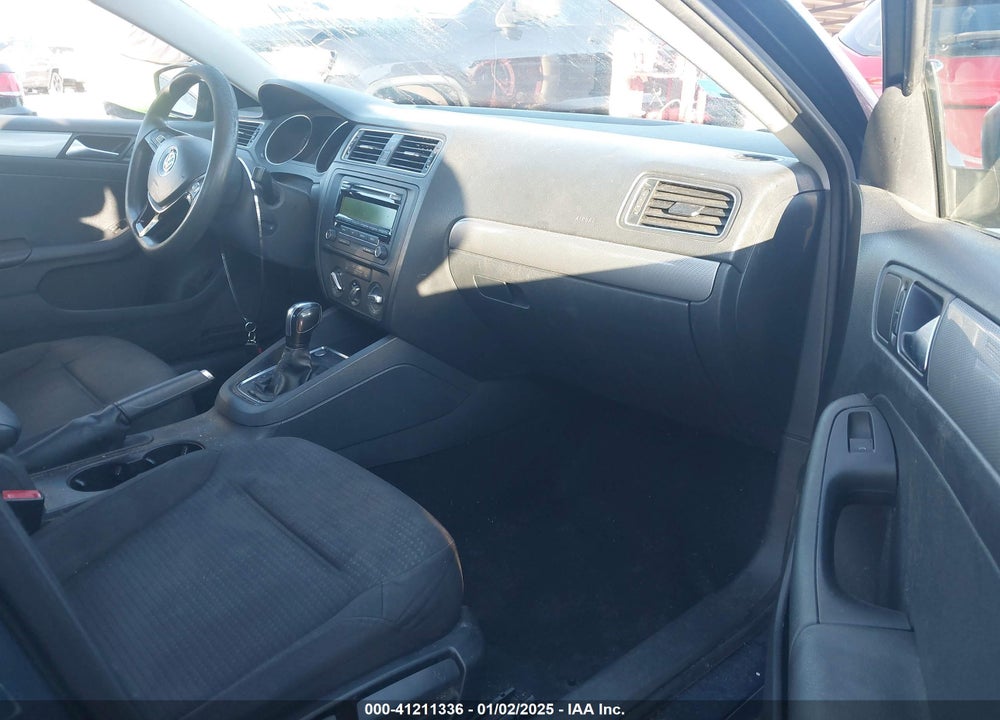2015 VOLKSWAGEN JETTA VIN: 3VWD17AJ7FM300281