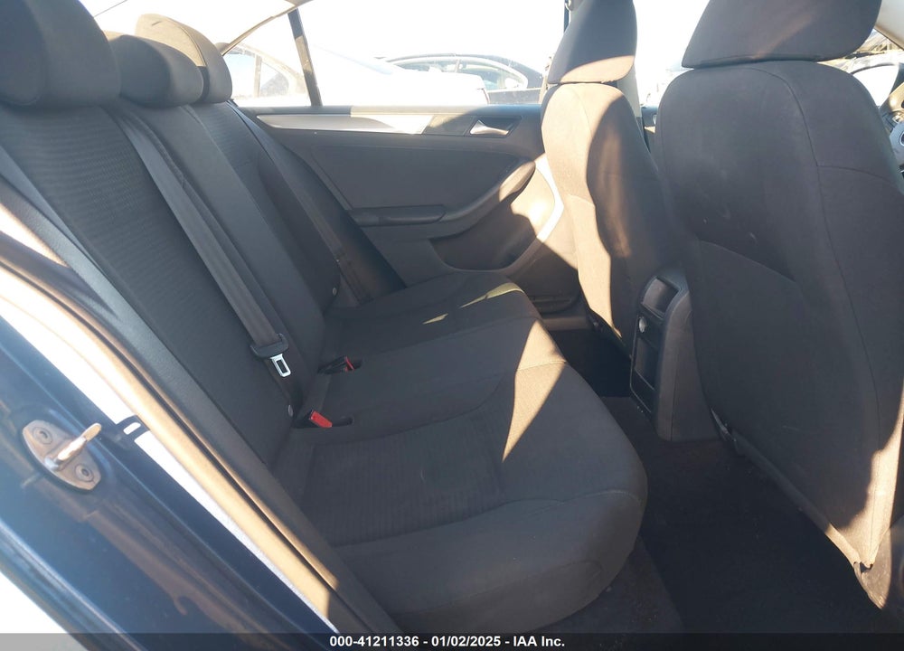 2015 VOLKSWAGEN JETTA VIN: 3VWD17AJ7FM300281