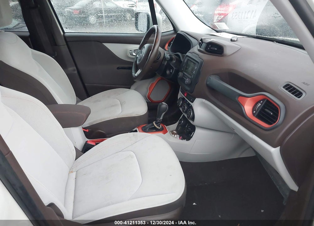 2016 JEEP RENEGADE LATITUDE VIN: ZACCJBBT5GPD29715