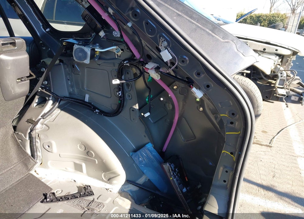 2019 TOYOTA RAV4 XLE VIN: JTMW1RFV3KD034847