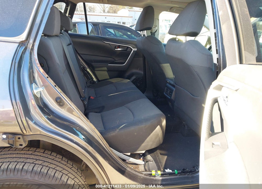 2019 TOYOTA RAV4 XLE VIN: JTMW1RFV3KD034847