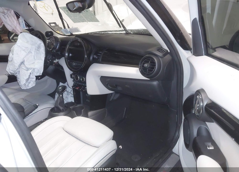 2018 MINI HARDTOP COOPER S VIN: WMWXU3C5XJ2F51084