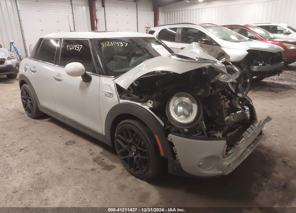 2018 MINI HARDTOP COOPER S VIN: WMWXU3C5XJ2F51084