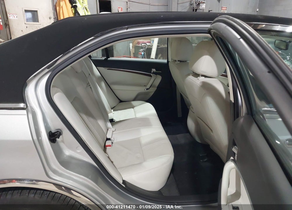2011 LINCOLN MKZ VIN: 3LNHL2JC5BR764553