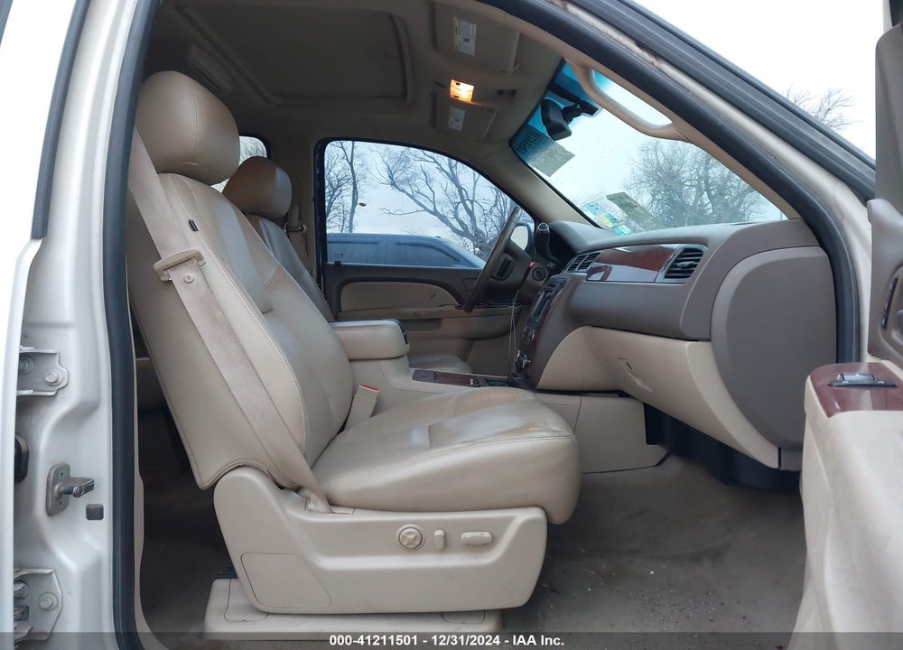 2011 CHEVROLET SUBURBAN 1500 LTZ VIN: 1GNSKKE38BR293444