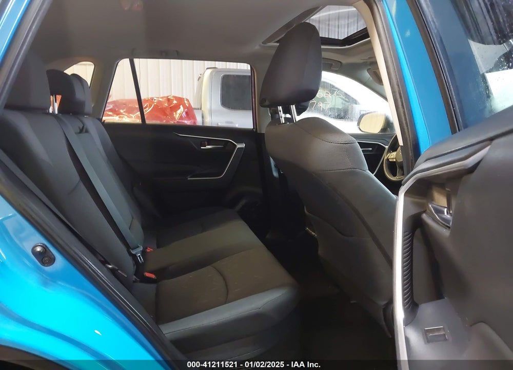 2019 TOYOTA RAV4 HYBRID XLE VIN: JTMRWRFV7KD019914