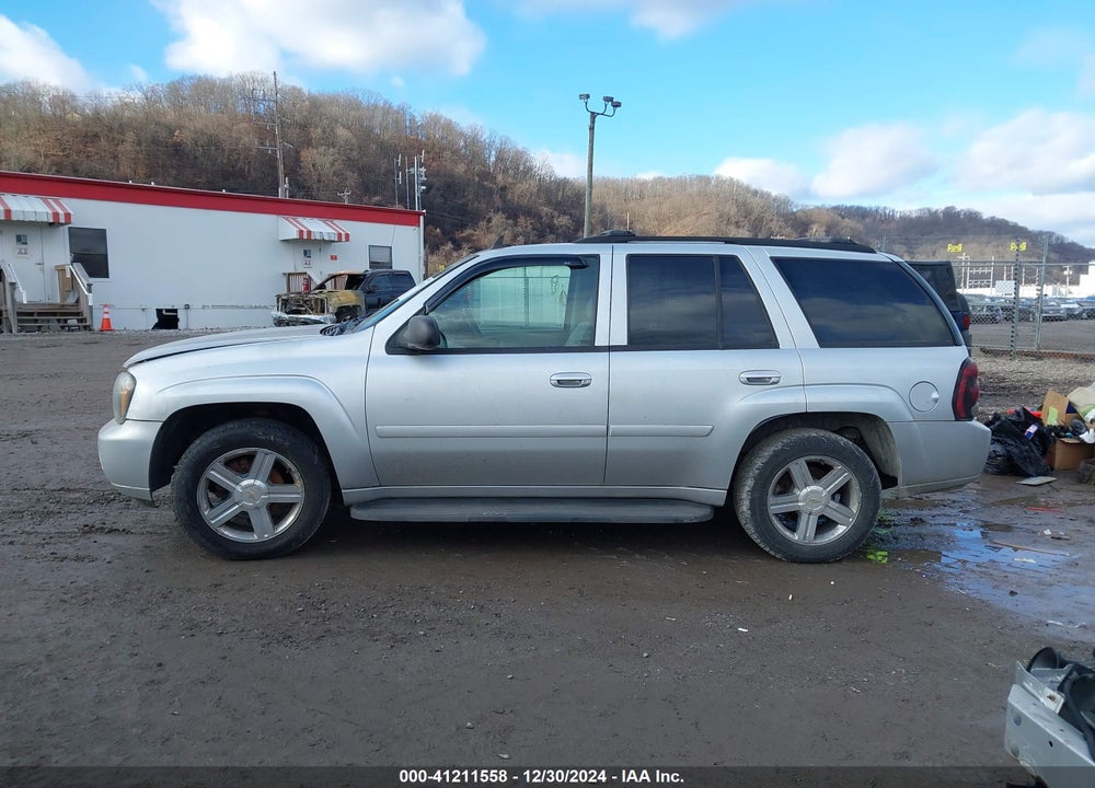 2009 CHEVROLET TRAILBLAZER LT VIN: 1GNDT33S892104428