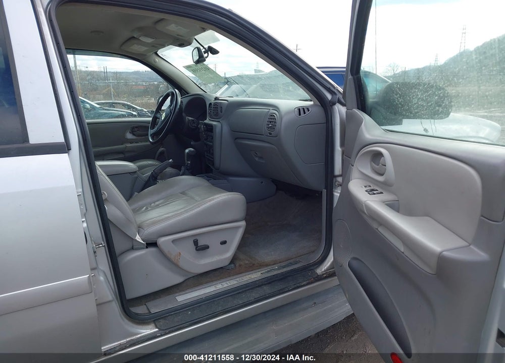 2009 CHEVROLET TRAILBLAZER LT VIN: 1GNDT33S892104428