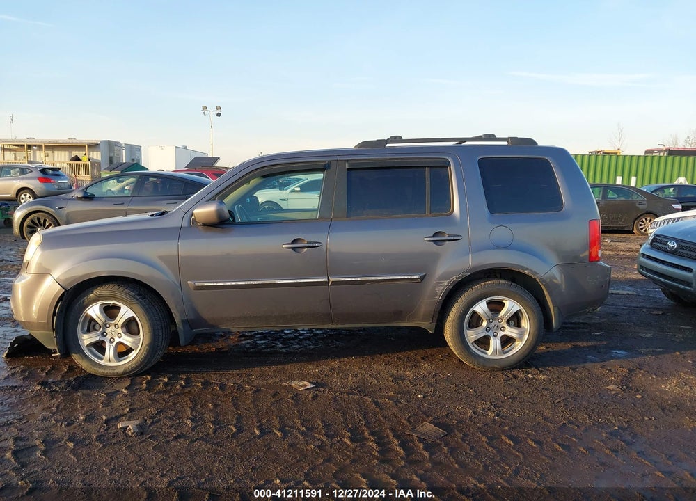 2015 HONDA PILOT EX VIN: 5FNYF4H48FB054771