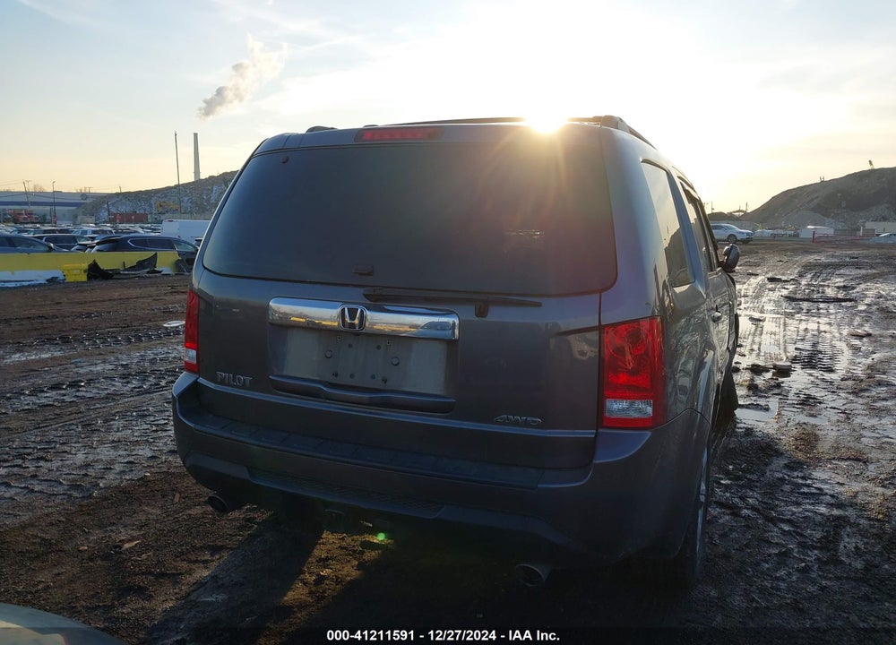 2015 HONDA PILOT EX VIN: 5FNYF4H48FB054771