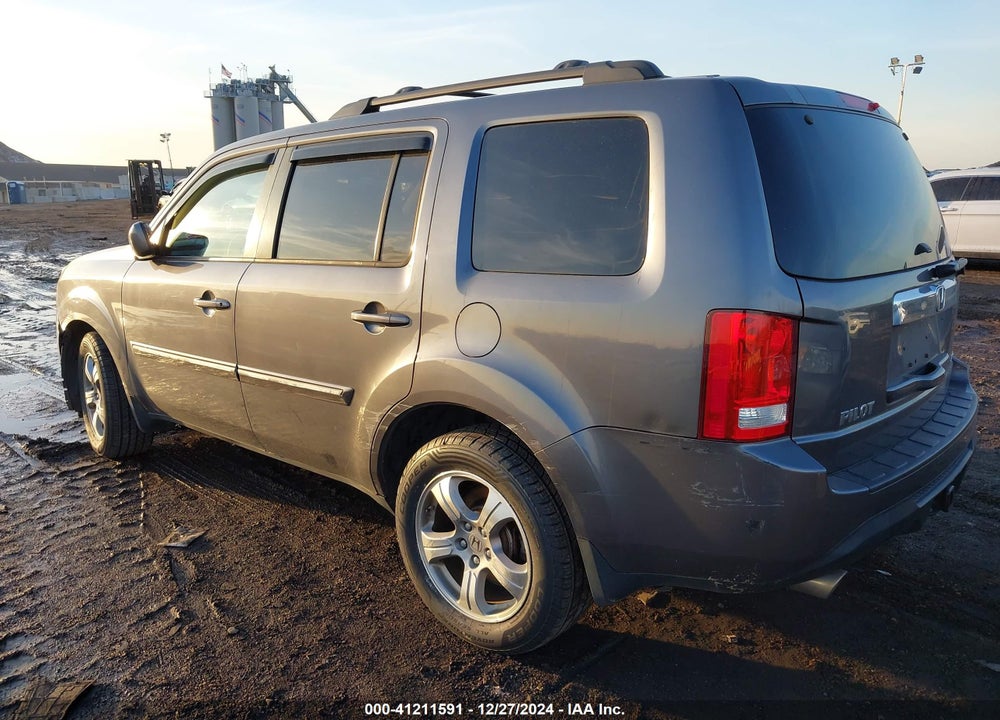 2015 HONDA PILOT EX VIN: 5FNYF4H48FB054771