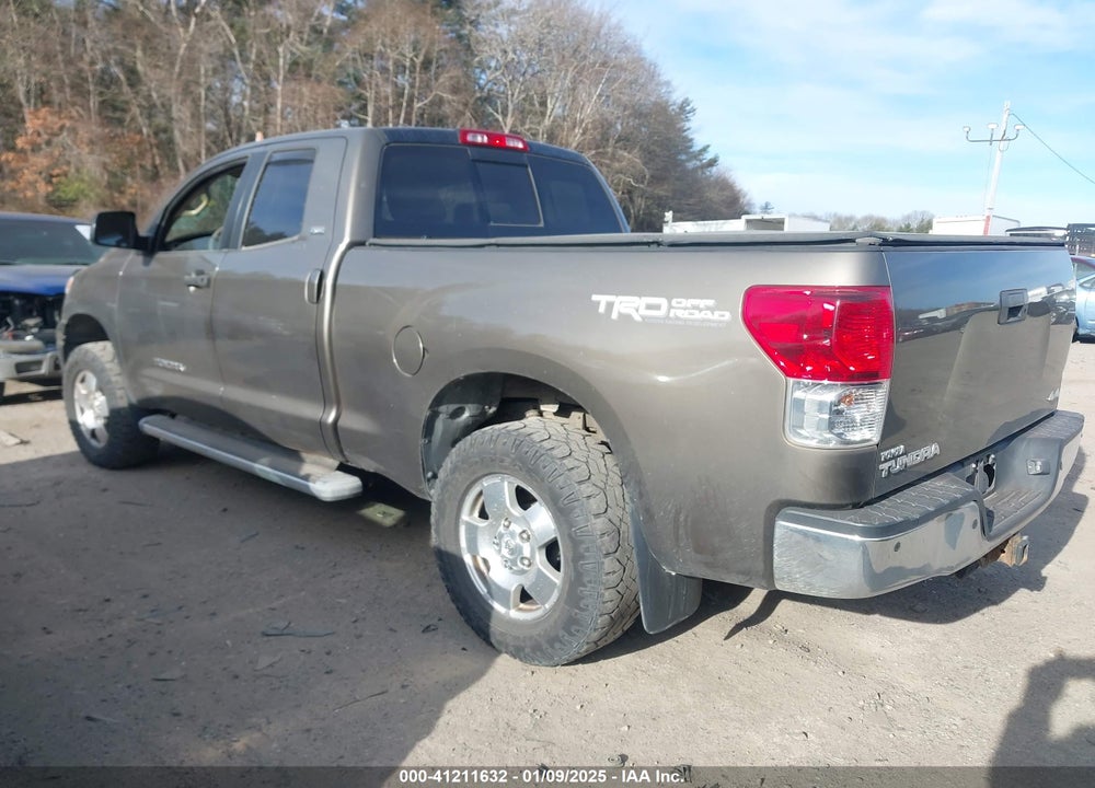 2011 TOYOTA TUNDRA VIN: 5TFUM5F15BX020824