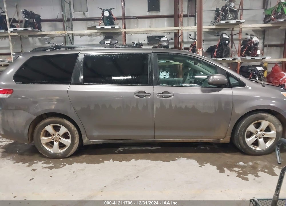 2014 TOYOTA SIENNA LE V6 8 PASSENGER VIN: 5TDKK3DC1ES412327