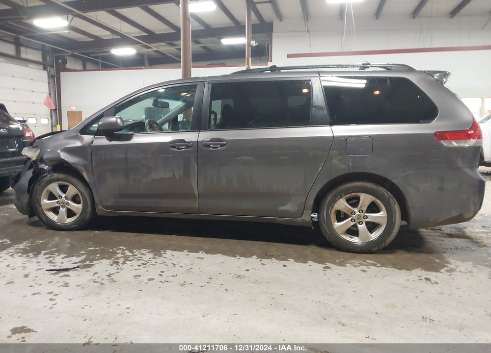 2014 TOYOTA SIENNA LE V6 8 PASSENGER VIN: 5TDKK3DC1ES412327