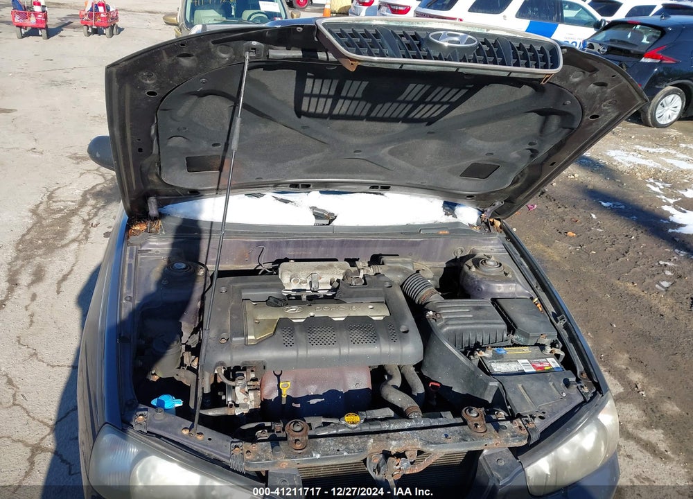 2001 HYUNDAI ELANTRA GLS VIN: KMHDN45D11U220176