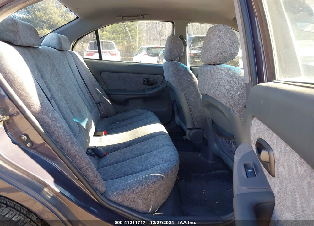 2001 HYUNDAI ELANTRA GLS VIN: KMHDN45D11U220176