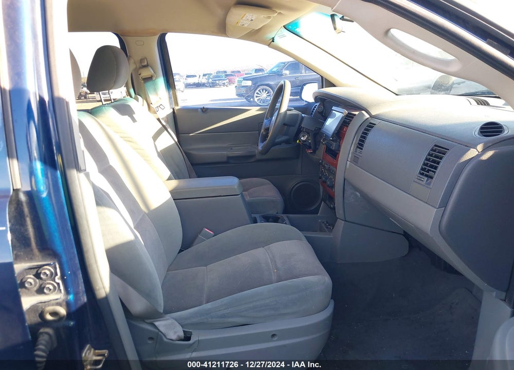 2005 DODGE DURANGO SLT VIN: 1D4HD48N25F598193
