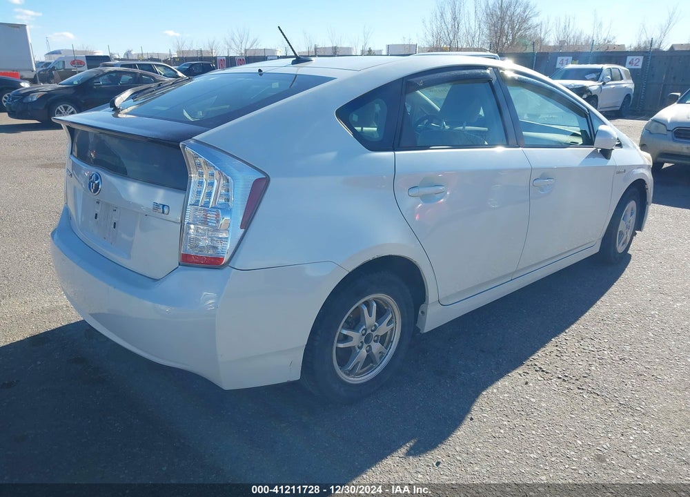2011 TOYOTA PRIUS TWO VIN: JTDKN3DU5B1404403