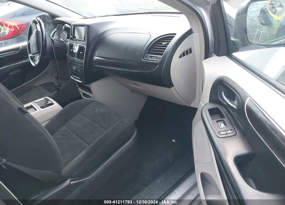 2011 CHRYSLER TOWN & COUNTRY VIN: 2A4RR5DG1BR771619